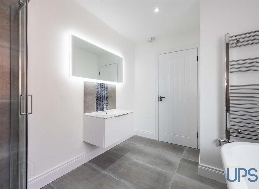 8 Nansen Street, Falls Road, Belfast, BT12 6AT