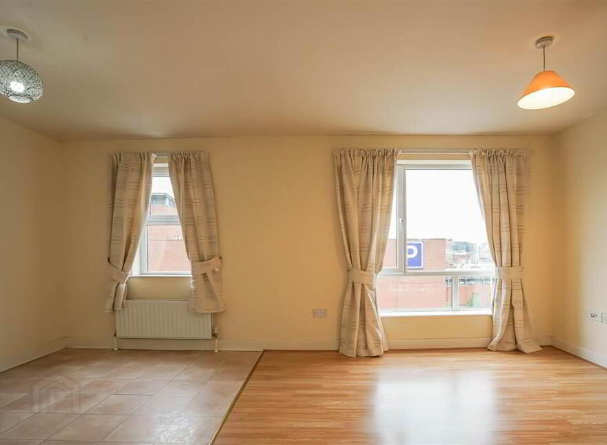 709 College Central, 4 College Avenue, Belfast, BT1 6BD