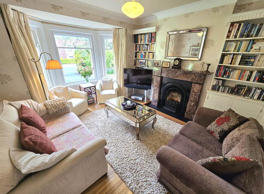 19 Dromore Road, Hillsborough, BT26 6HS