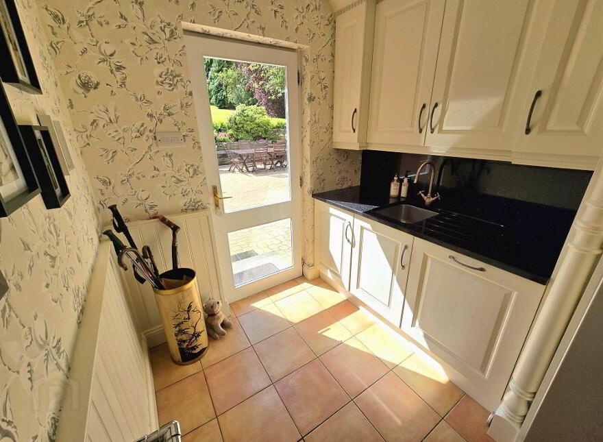 19 Dromore Road, Hillsborough, BT26 6HS