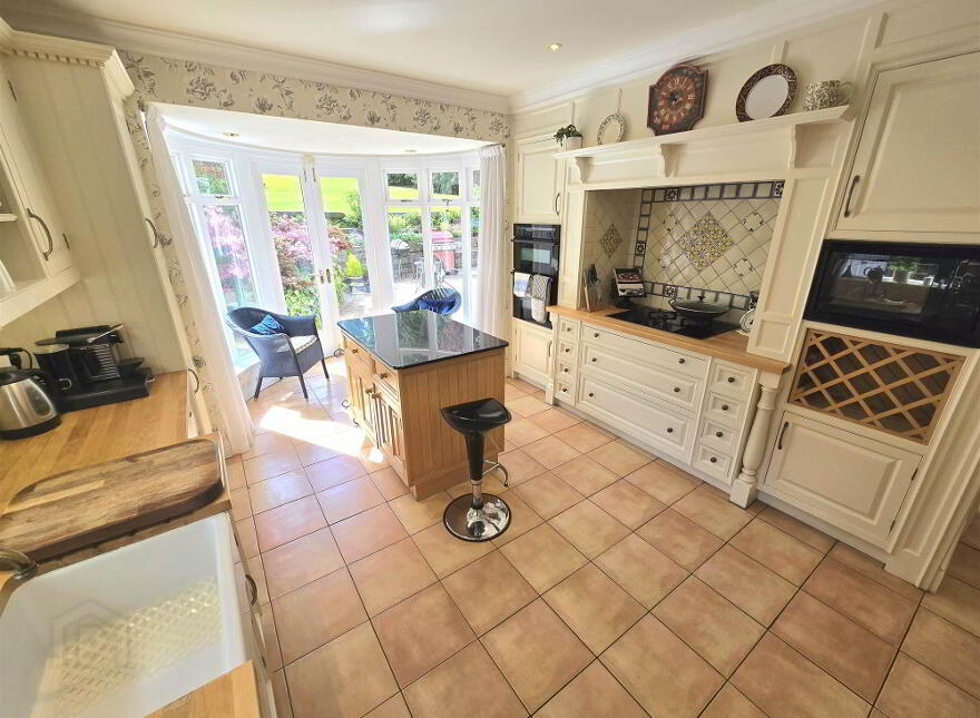 19 Dromore Road, Hillsborough, BT26 6HS