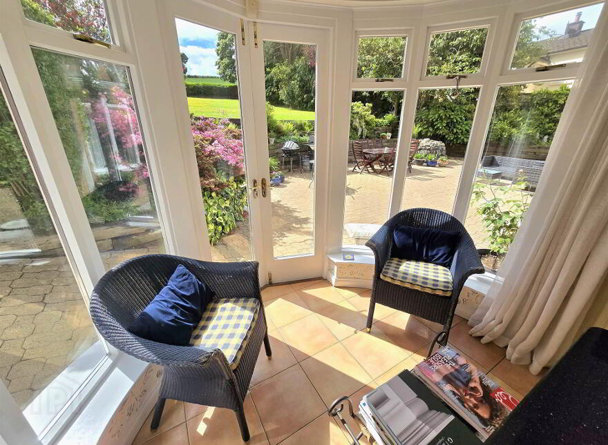 19 Dromore Road, Hillsborough, BT26 6HS