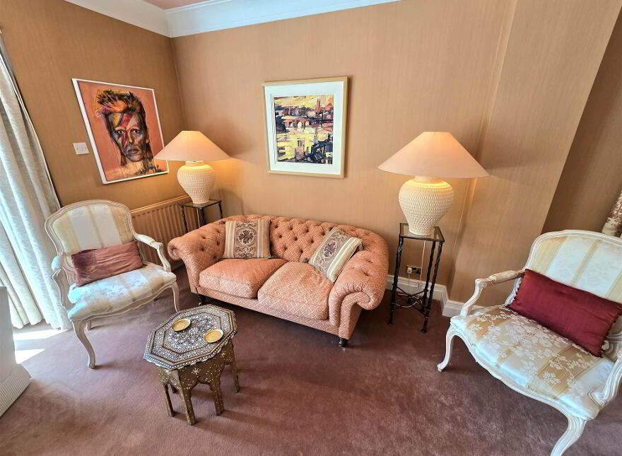 19 Dromore Road, Hillsborough, BT26 6HS