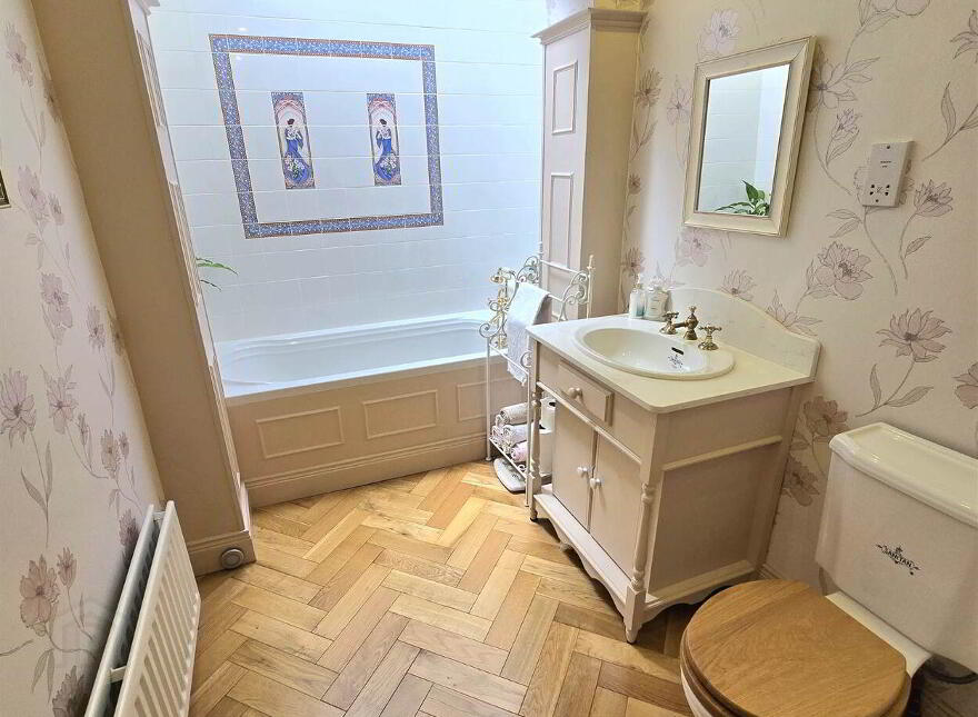 19 Dromore Road, Hillsborough, BT26 6HS