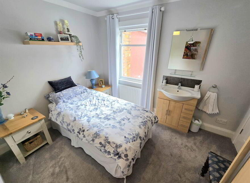 19 Dromore Road, Hillsborough, BT26 6HS
