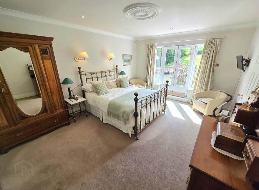 19 Dromore Road, Hillsborough, BT26 6HS