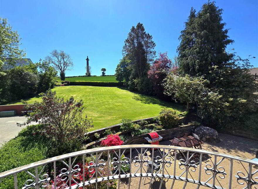19 Dromore Road, Hillsborough, BT26 6HS