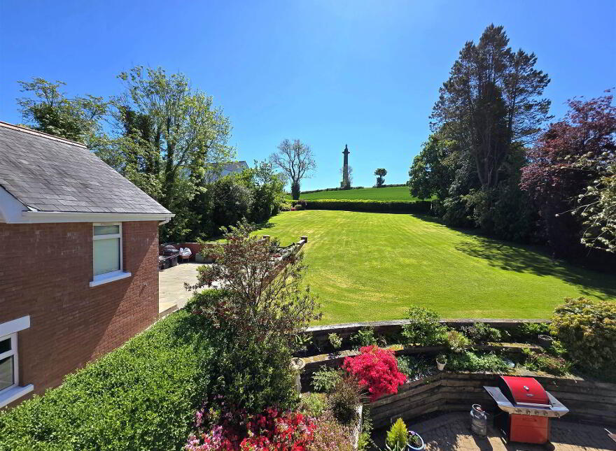 19 Dromore Road, Hillsborough, BT26 6HS