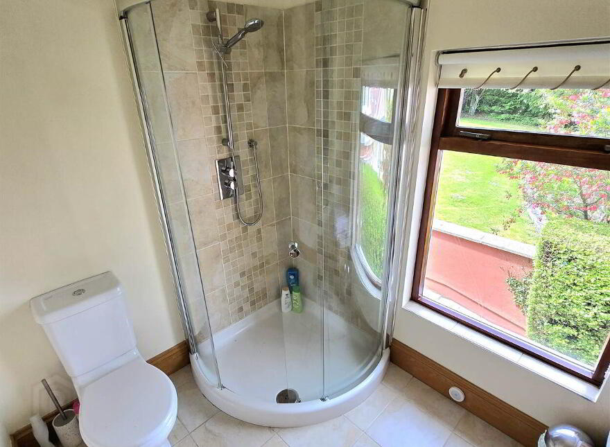 19 Dromore Road, Hillsborough, BT26 6HS