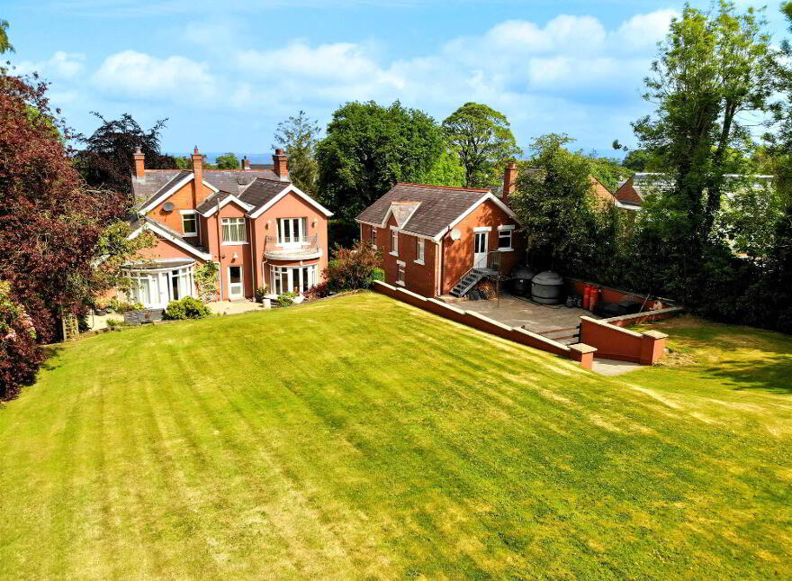 19 Dromore Road, Hillsborough, BT26 6HS