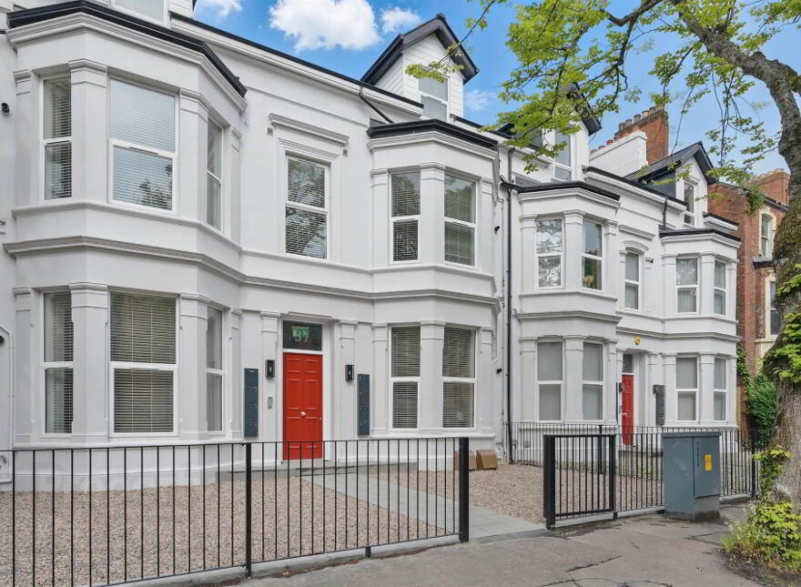 Apt 5, 37 Wellington Park, Lisburn Road, Belfast, BT9 6DN photo