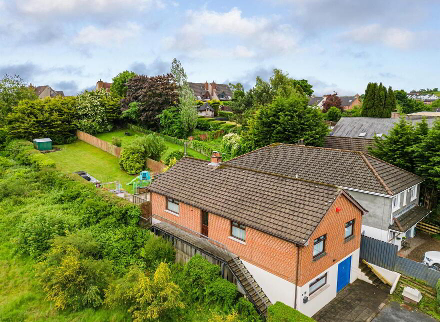 12 Quarry Lane, Dundonald, Belfast, BT16 2HG photo