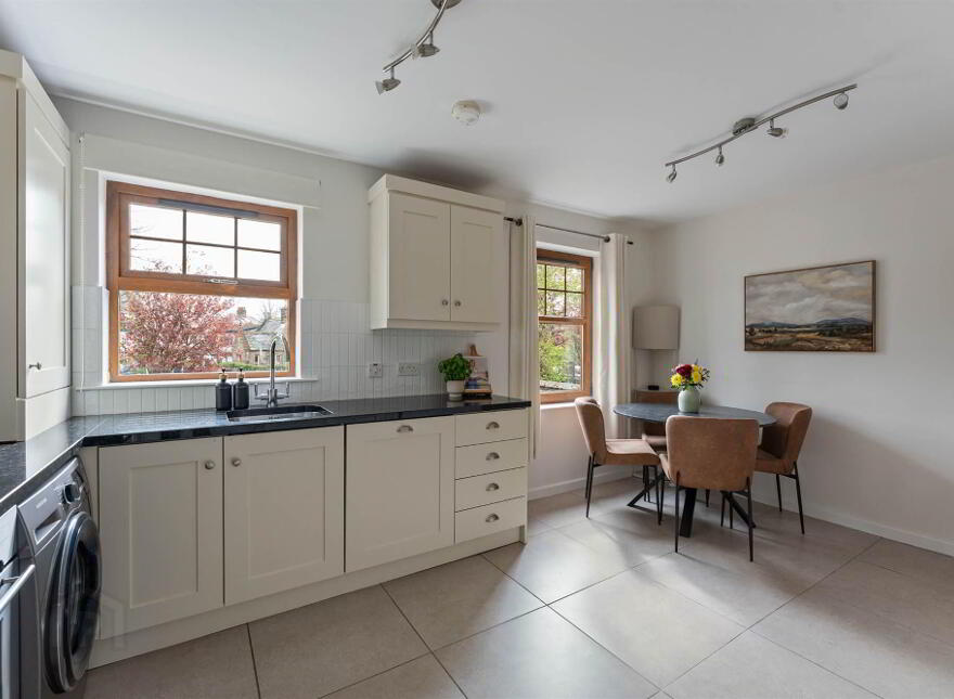 10 Ormiston Square, Belmont Road, Belfast, BT4 2RU