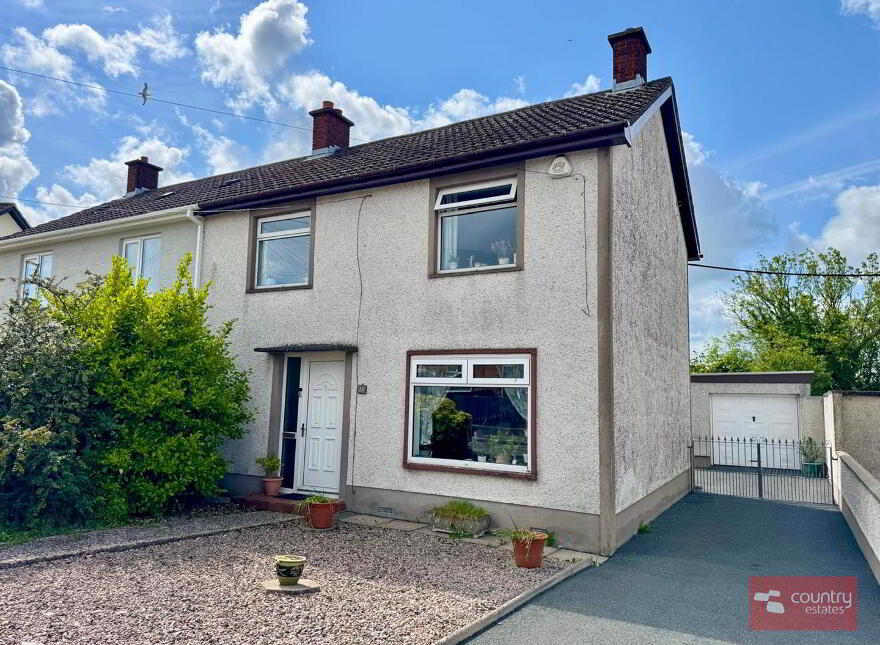 13 Garron Crescent, Larne, BT40 2AT photo