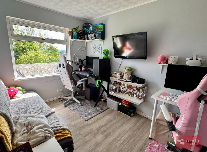 13 Garron Crescent, Larne, BT40 2AT