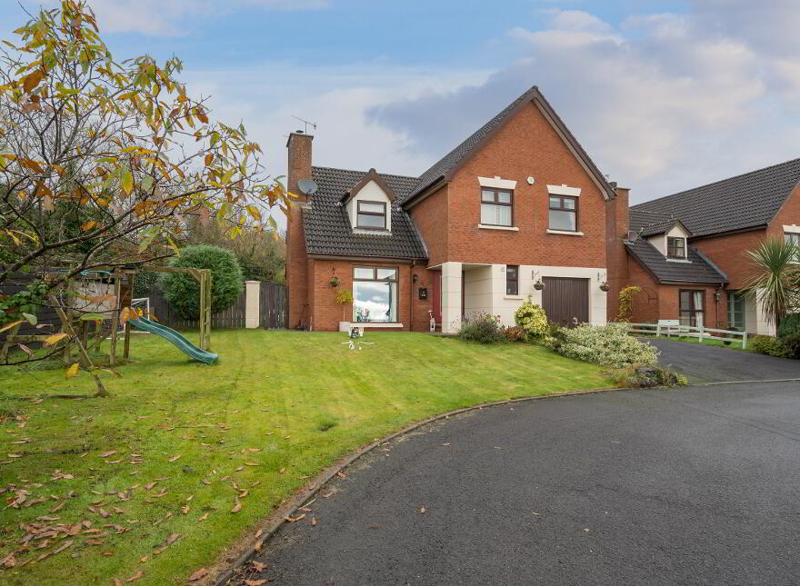 16 Portsmouth Gardens, Carrickfergus, BT38 7UN photo