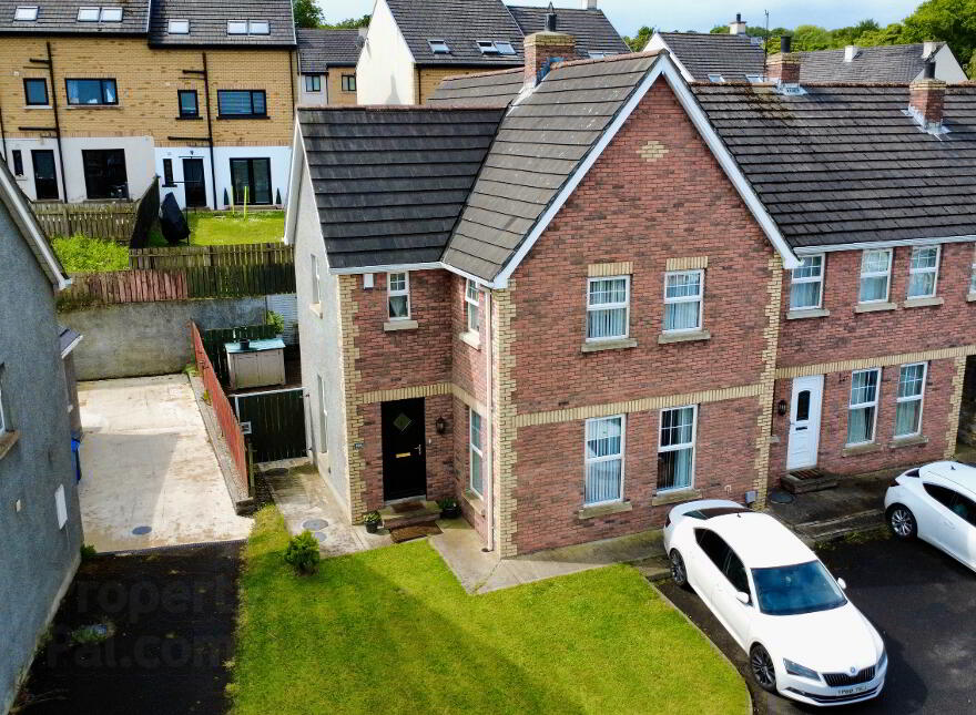 106 Briar Hill, Greysteel, L’derry, BT47 3FD photo