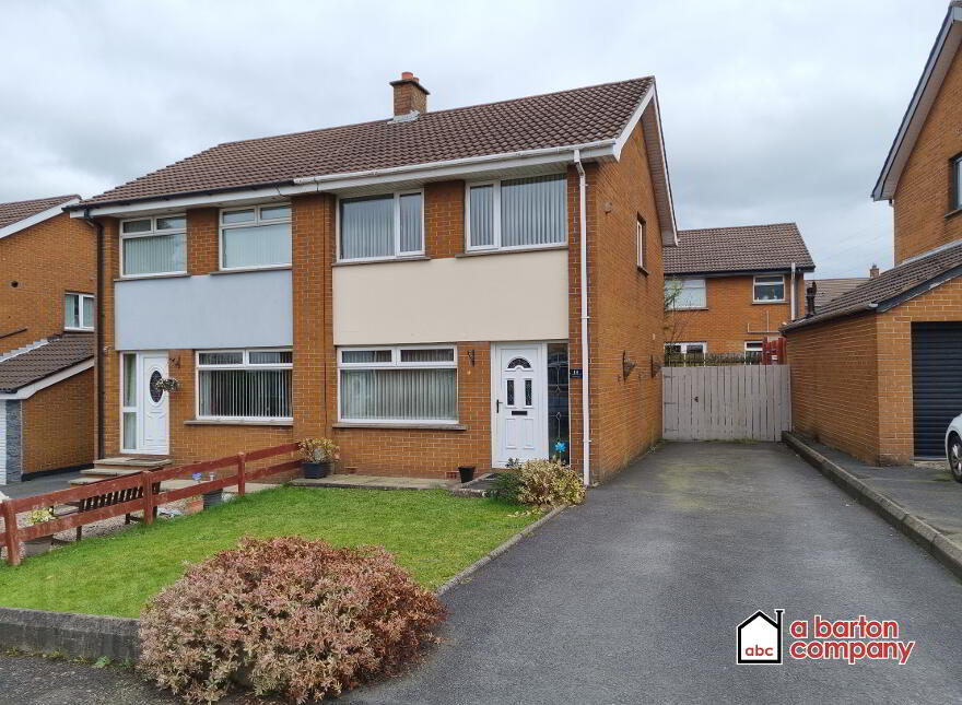 10 Beechgrove Crescent, Mossley, Newtownabbey, BT36 6JG photo