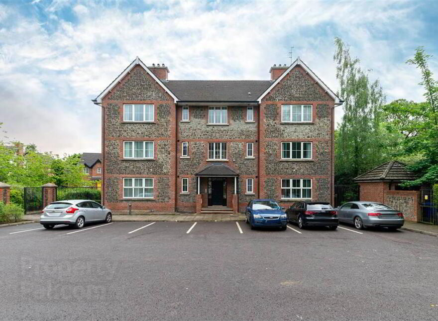 Apt 35, Lagmore Glen, Stewartstown Road, Belfast, BT17 0UZ photo