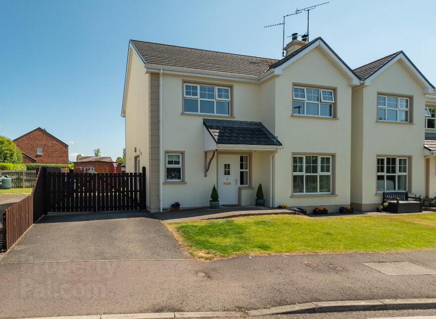 7 Railway Park, Maguiresbridge, BT94 4LS photo