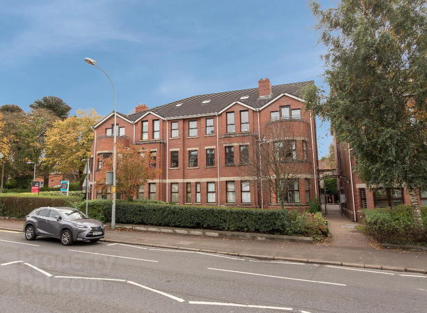 Apt 12 Myrtlefield Manor, 1 Myrtlefield Park, Belfast, BT9 6NE photo
