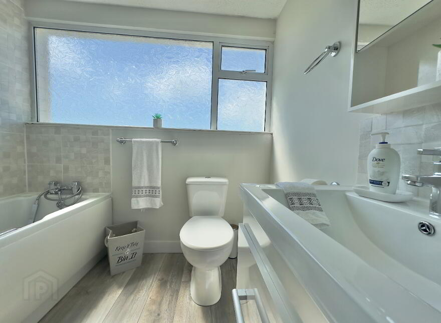 Trumroe House, Lifford Road, Raphoe, F93XD43