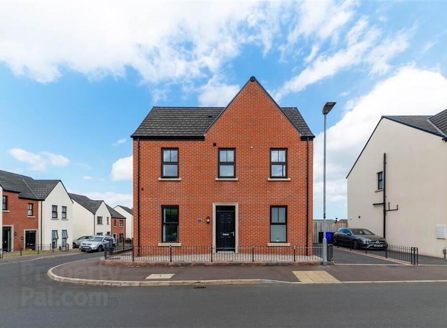 33 Castlegowan Place, Belfast, BT5 7WH photo