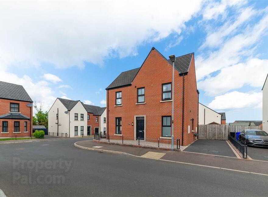 33 Castlegowan Place, Belfast, BT5 7WH photo