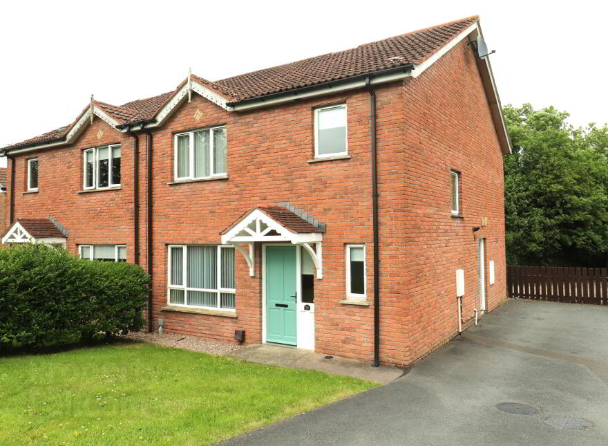 33 Hollyfields, Dungannon, BT71 7BH photo