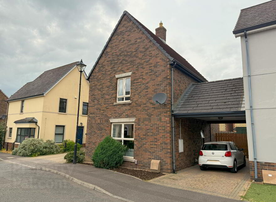 7 Lady Wallace Forge, Lisburn, BT28 3WQ photo