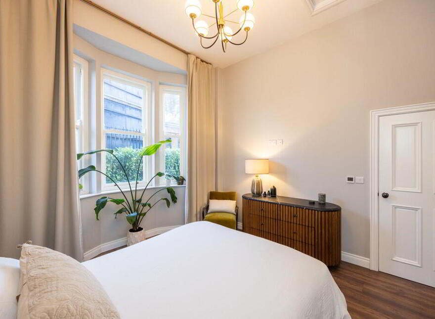 South Gate Lodge, 2 Lady Ishbel Boulevard, Belvoir Park, Belfast, BT8 8SJ