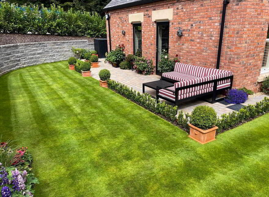 South Gate Lodge, 2 Lady Ishbel Boulevard, Belvoir Park, Belfast, BT8 8SJ