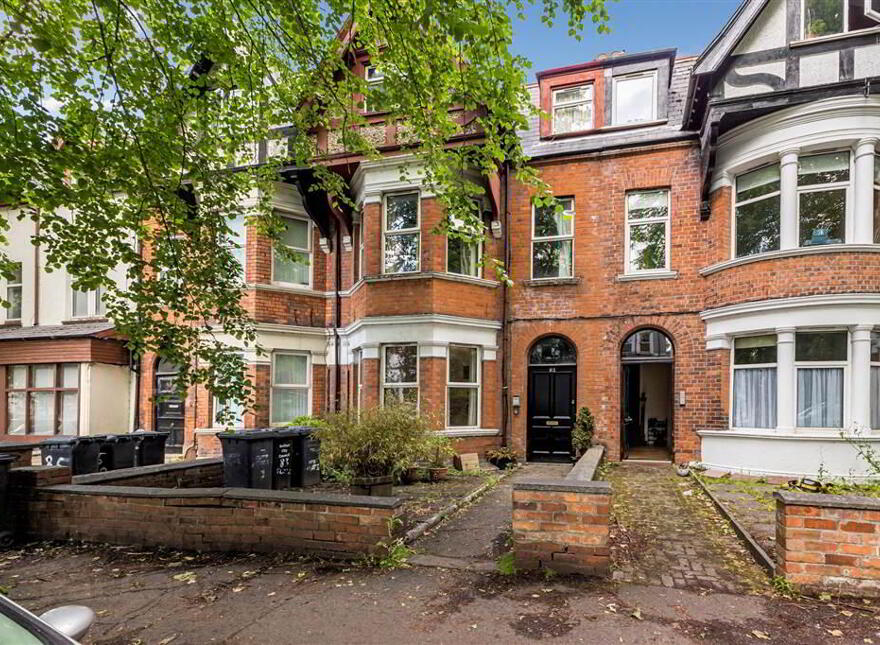83 Wellington Park, Off Lisburn Road, Belfast, BT9 6DP photo
