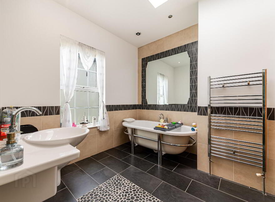 Sliabh Cuan House, 9 Mountain Road, Portaferry, BT22 1PL