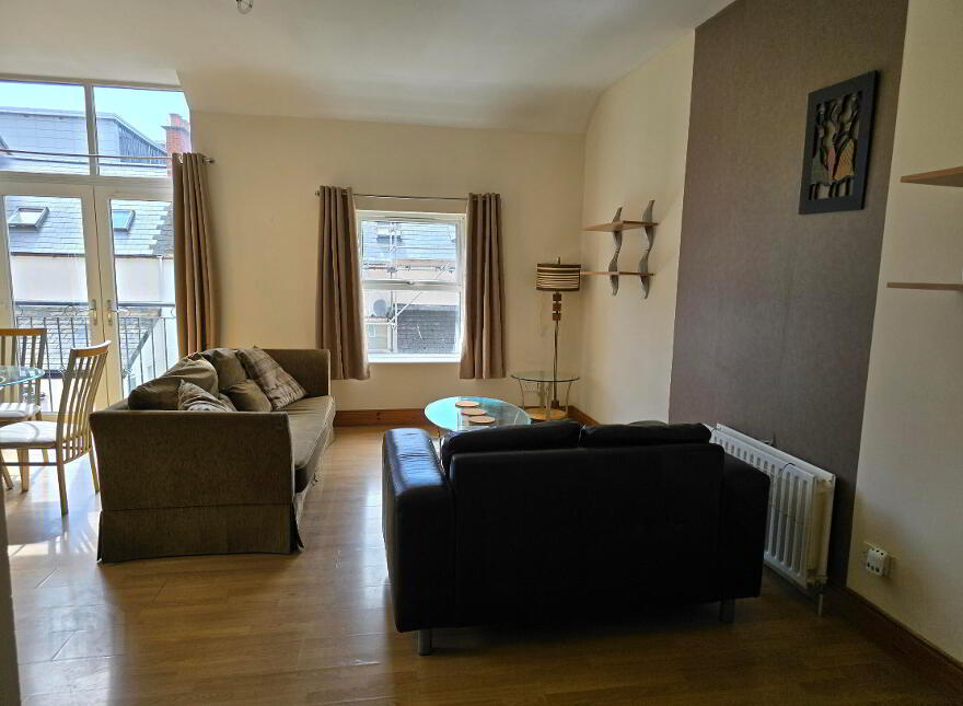 Apt 3, Pakenham Mews, Belfast, BT7 1XA