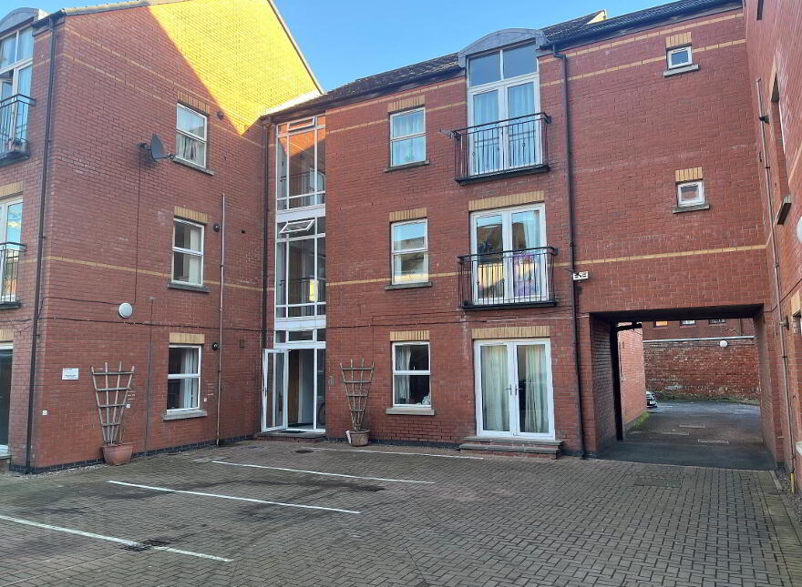 Apt 3, Pakenham Mews, Belfast, BT7 1XA