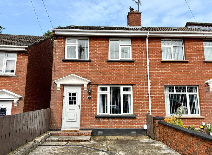54 Kingsmere Gardens, Waterisde, L'Derry, BT47 5TR photo