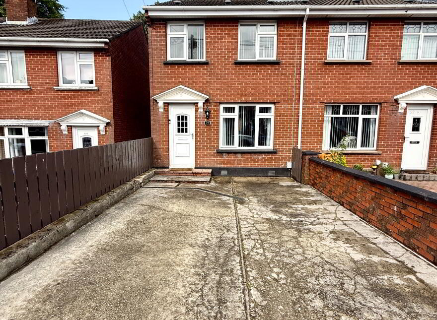 54 Kingsmere Gardens, Waterisde, L'Derry, BT47 5TR