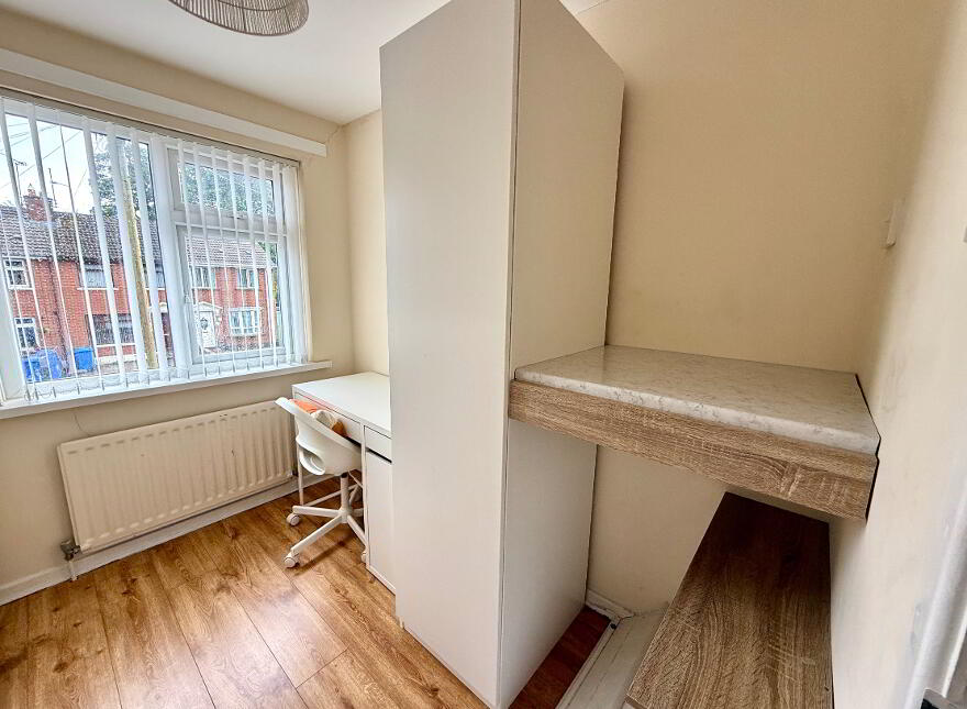 54 Kingsmere Gardens, Waterisde, L'Derry, BT47 5TR