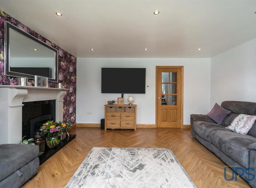 73 Glenveagh Drive, Lenadoon, Belfast, BT11 9QA