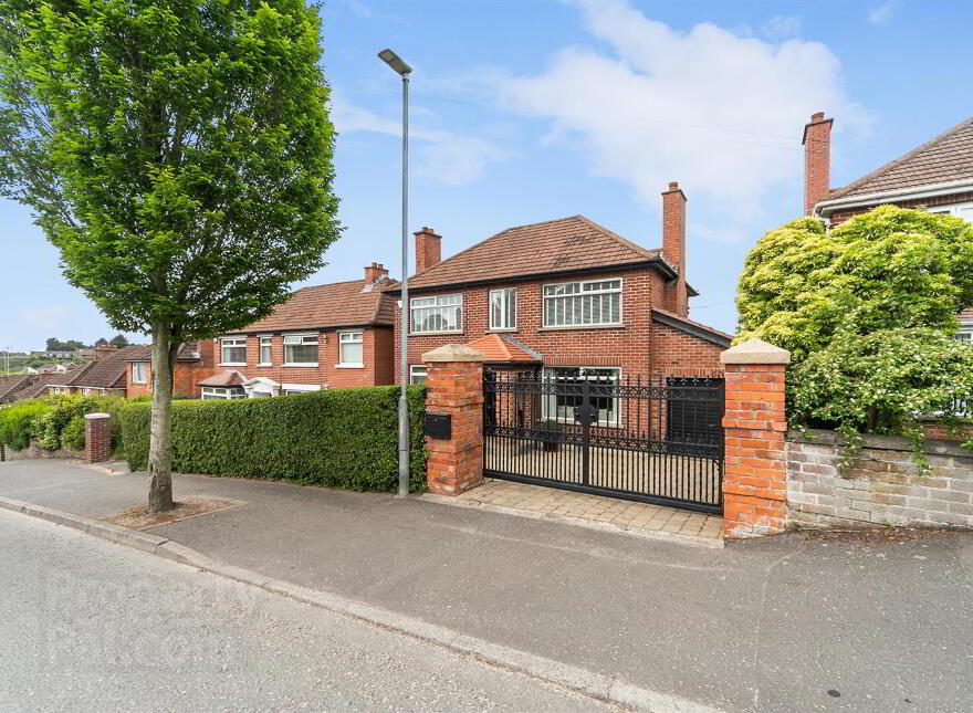 15 Lenaghan Park, Saintfield Road, Belfast, BT8 7JA photo