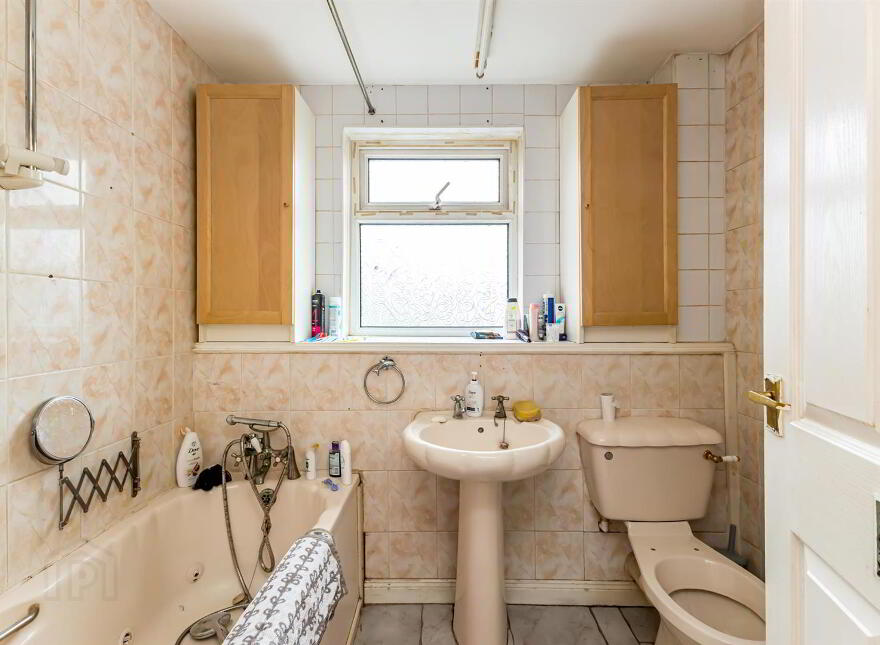 64 Abbot Crescent, Newtownards, BT23 8UD