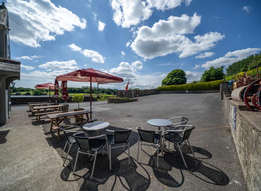 Murphs Pub, Strand Road, Monkstown, Cork, T12FP80