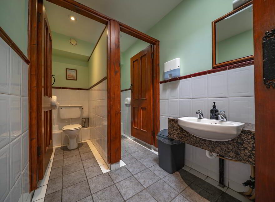 Murphs Pub, Strand Road, Monkstown, Cork, T12FP80
