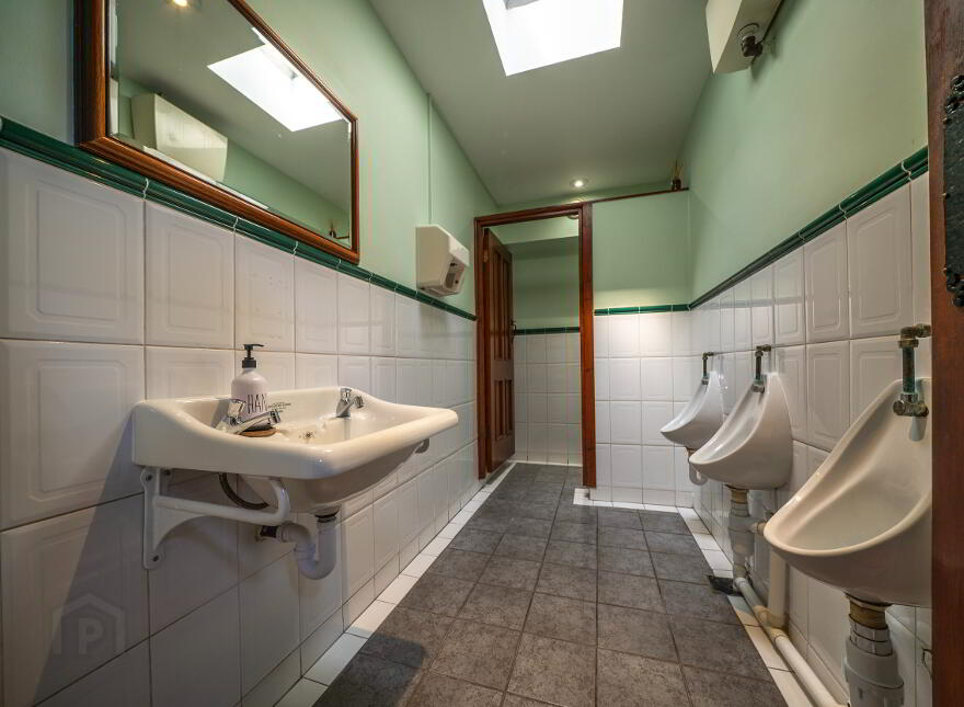 Murphs Pub, Strand Road, Monkstown, Cork, T12FP80