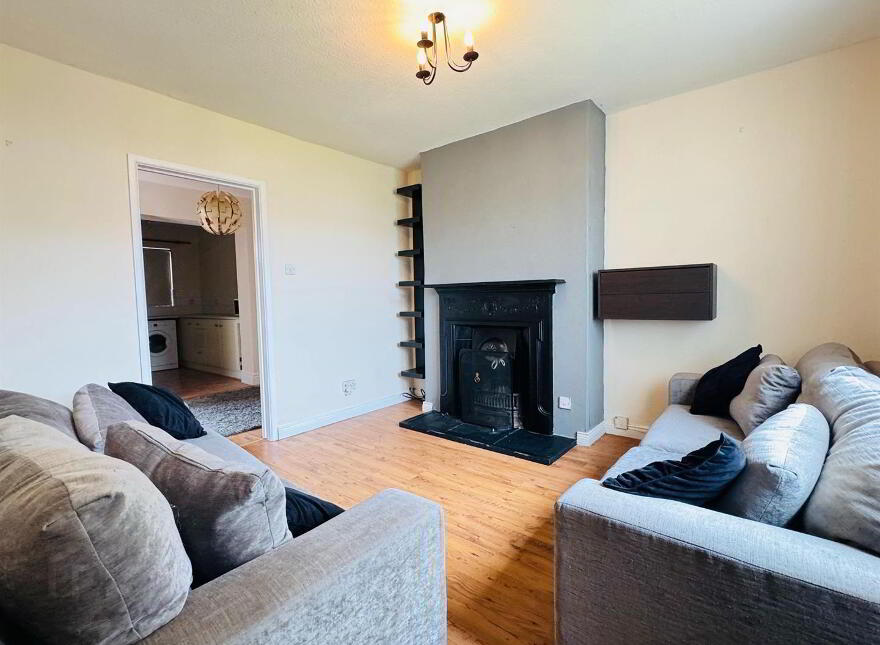 21 Queens Park, Ballyclare Road, Newtownabbey, BT36 5HS