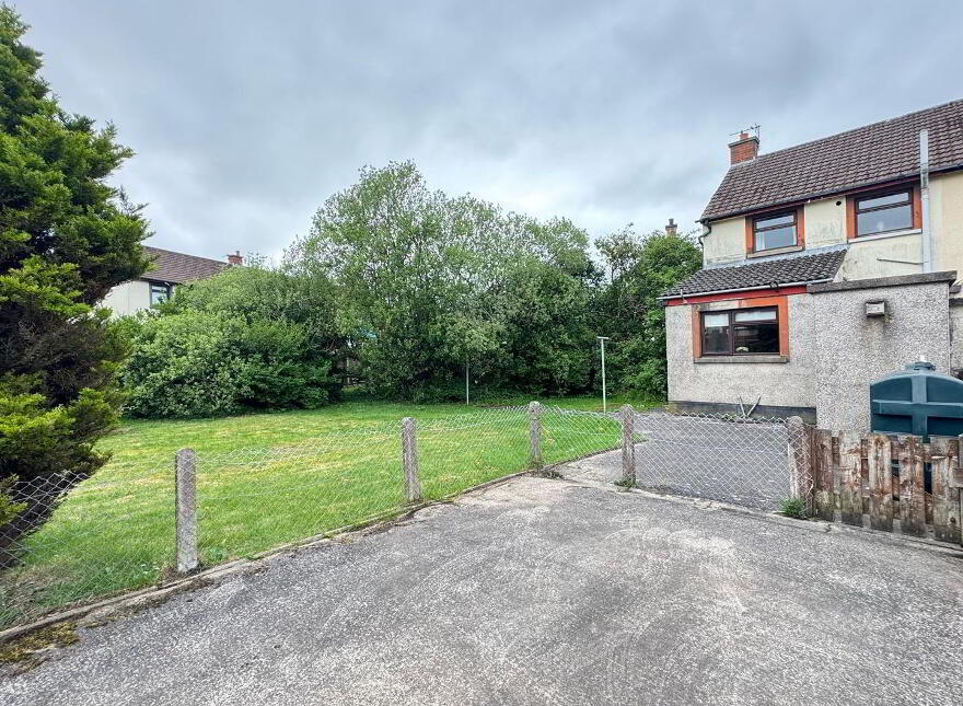 21 Queens Park, Ballyclare Road, Newtownabbey, BT36 5HS