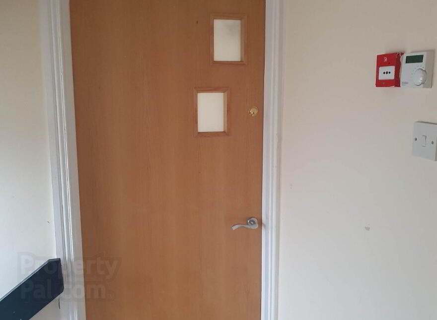 Apt 5  37 -39 North Street, Lurgan, BT67 9AG photo