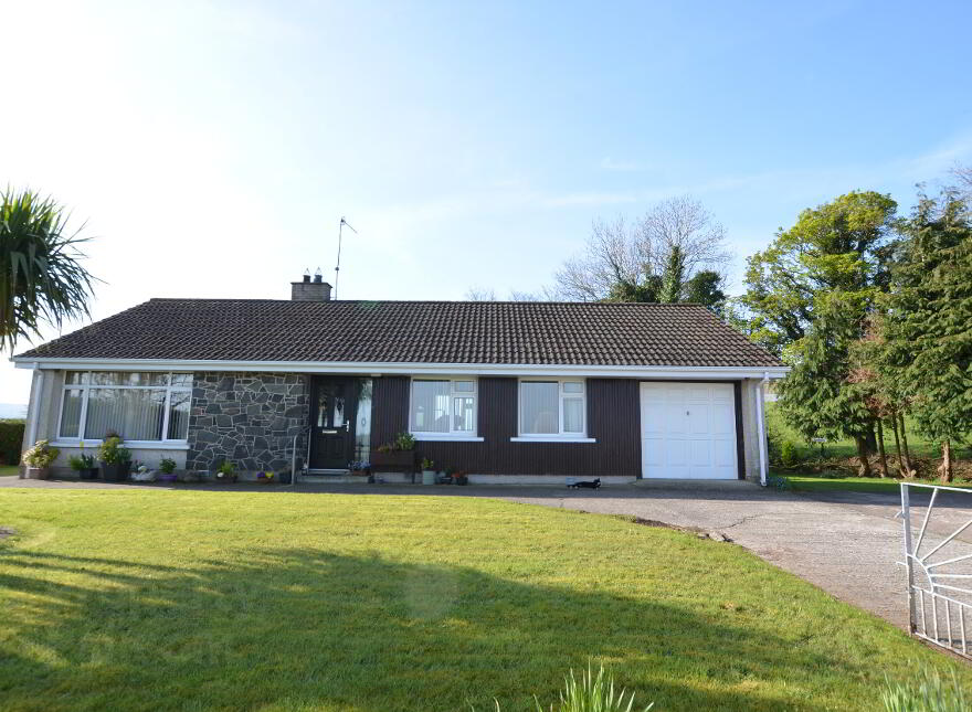 82 Banbridge Road, Dromara, BT25 2NE photo
