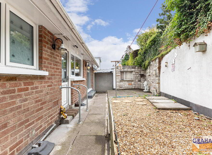 14 Moss Road, Lisburn, BT27 4NW